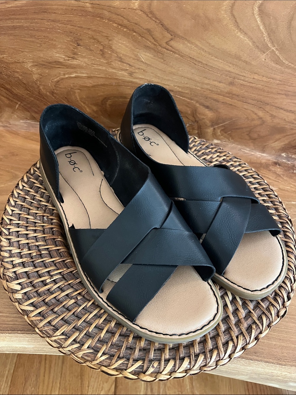 b.o.c. Women's Black Leather Crisscross Sandals